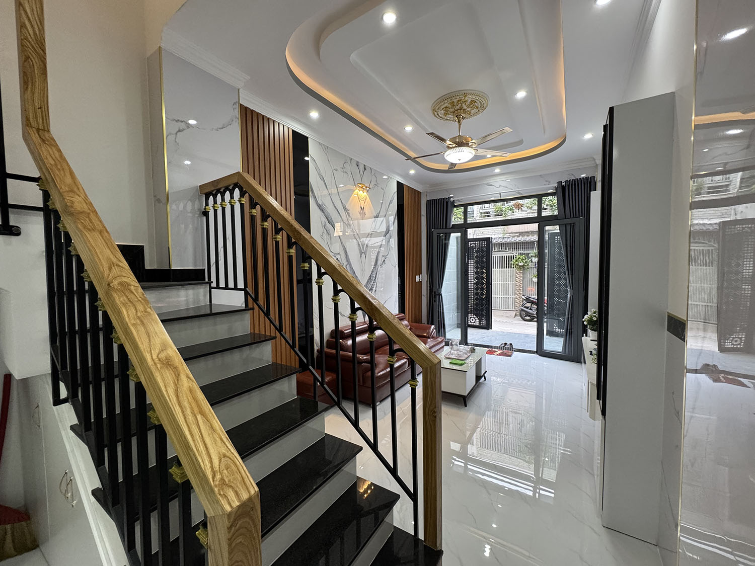 Nhà phố 3 lầu t.kế Tân Cổ Điển, full nội thất cao cấp, hẻm xe hơi khu VIP Lê Lợi-Gần ĐH Công Nghiệp